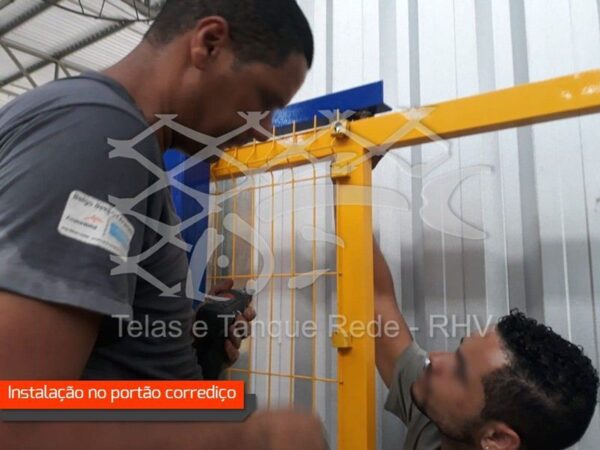 Instalação e fixação de gradil no portão corrediço