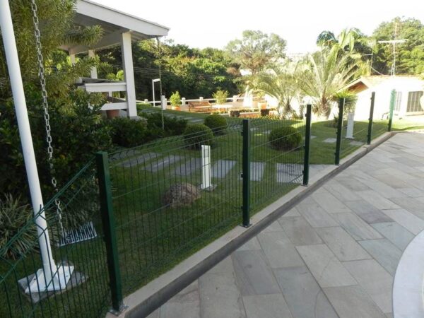 Tela cerca gradil revestido em PVC verde galvanizado ideal para cercamentos em geral de áreas residenciais
