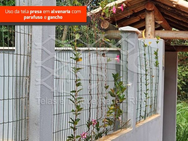 Modelo de tela cerca presa em meia parede com parafuso e gancho