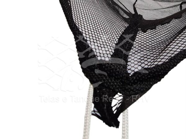 Tela utilizada na fabricação de maternidade para alevinos criados dentro do tanque rede