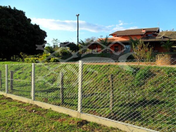 Tela cerca alambrado ideal para cercamento e delimitação de áreas como sítios, casas de campo, ranchos e áreas rurais