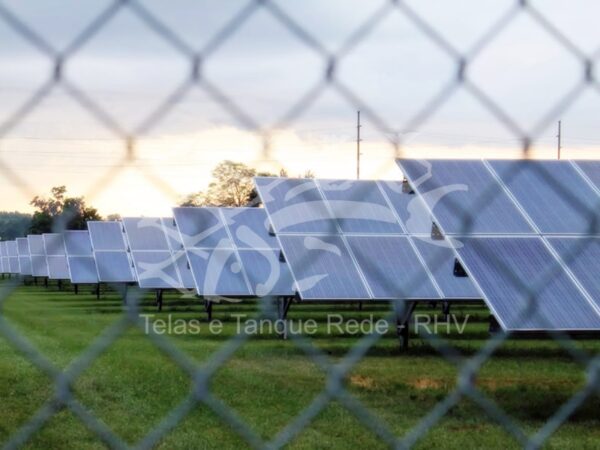 Tela cerca alambrado em arame galvanizado ideal para cercamento, proteção,segurança de usinas de energia solar, fotovoltaicas