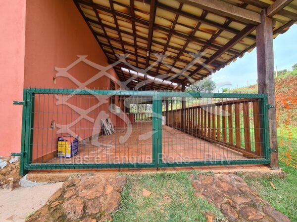 Portão de abrir duplo de gradil prático e de excelente resistência no fechamento e controle de acesso de diversas áreas