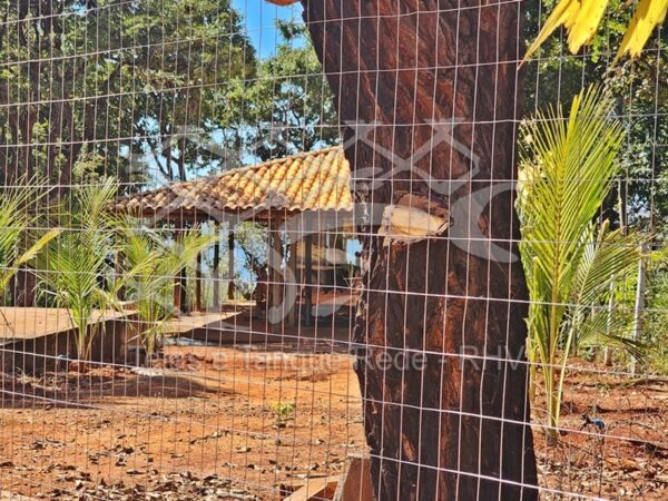 Tela de arame galvanizado de alta qualidade para cercar terrenos, chácaras e aréas rurais com proteção, eficiência, segurança